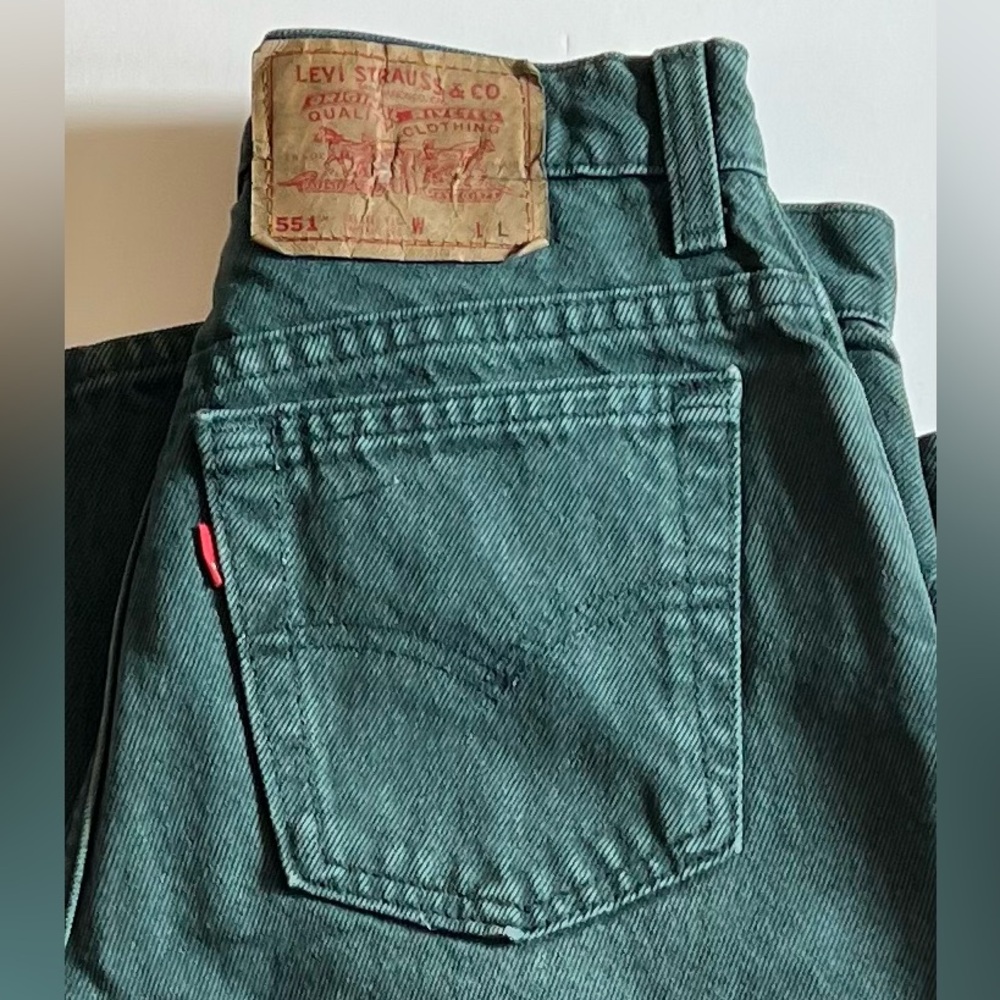 Vintage 551 ‘s Levi’s Relaxed Tapered Fit Jeans